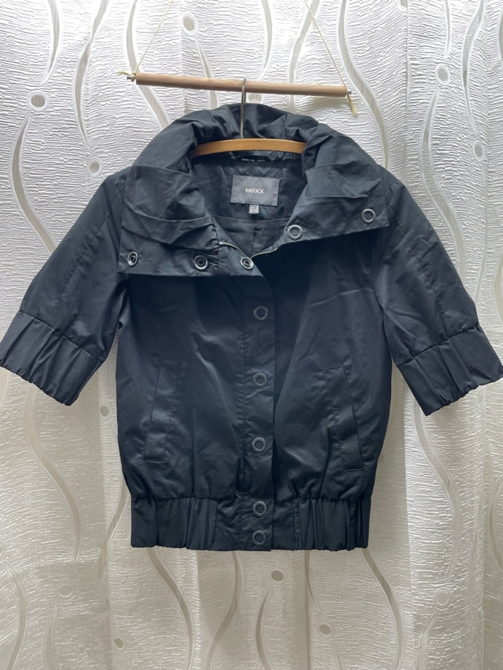 Mexx Short Sleeve Jacket Womens 6 Black Excellent Funnel Neck Zip Snap Bomber